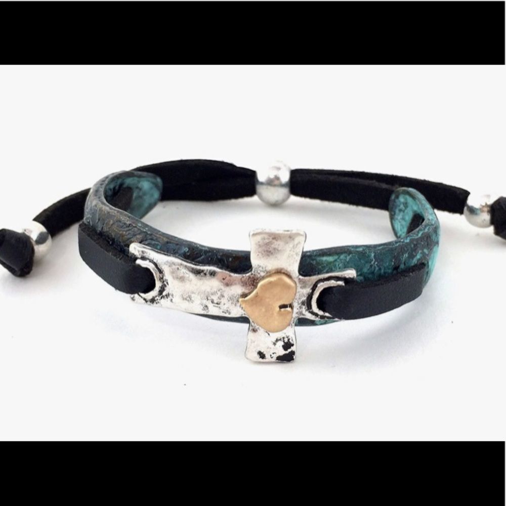 Western Peak Western Tritone Hammered Heart Cross Leather Cuff Bracelet